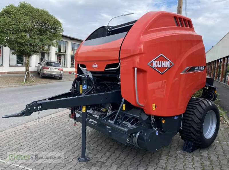 Rundballenpresse van het type Kuhn Rundballenpresse 3160 OC, 14 Messer, variabler Ballendurchmesser 80 - 160 cm, Neumaschine in Nördlingen (Foto 1)