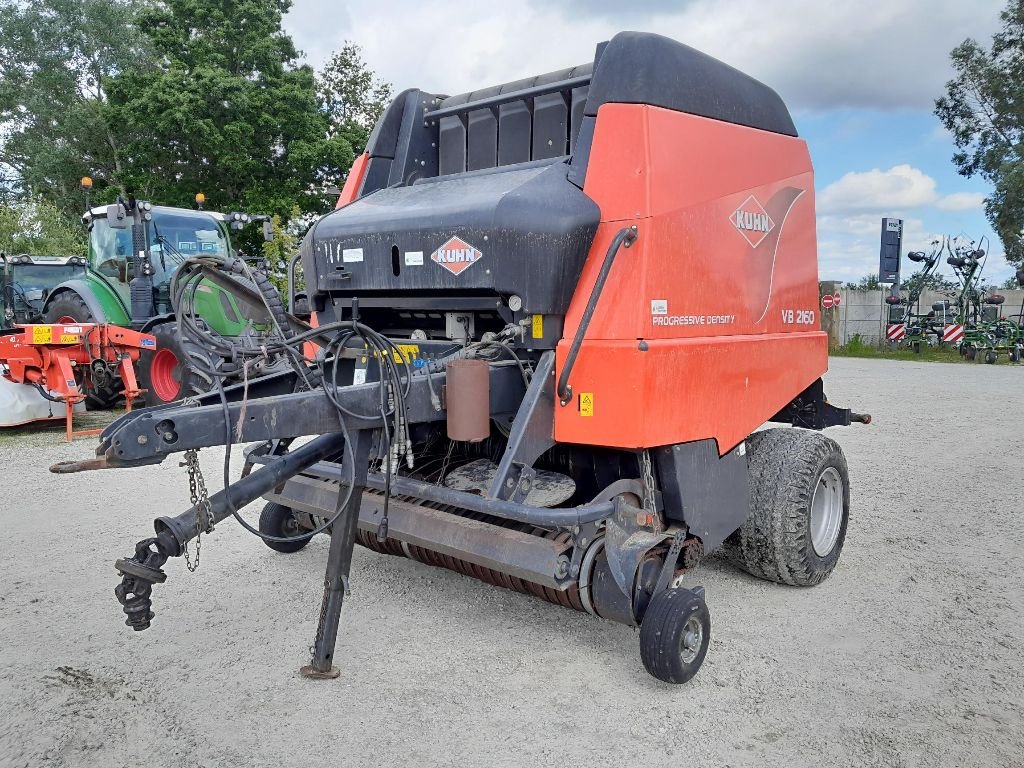 Rundballenpresse van het type Kuhn VB 2160 OC 14, Gebrauchtmaschine in STE GEMME LA PLAINE (Foto 2)