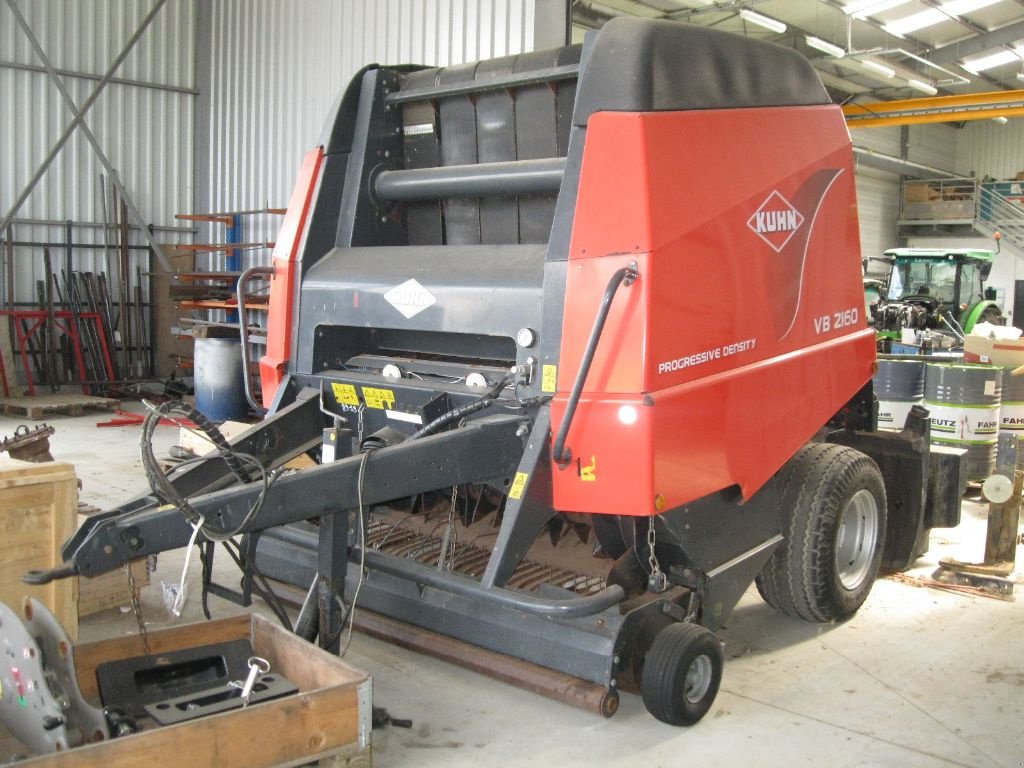 Rundballenpresse tip Kuhn VB 2160 Optifeed, Gebrauchtmaschine in BRECE (Poză 1)