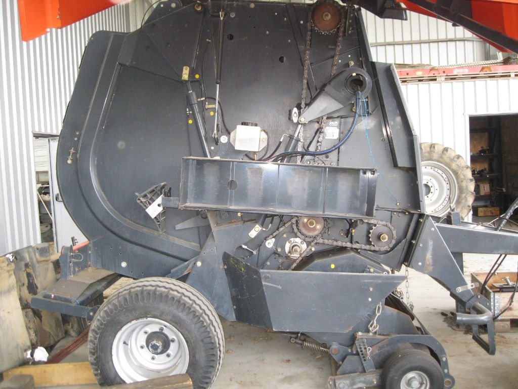 Rundballenpresse du type Kuhn VB 2160 Optifeed, Gebrauchtmaschine en BRECE (Photo 4)