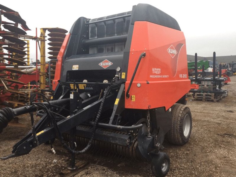 Rundballenpresse del tipo Kuhn VB 2160, Gebrauchtmaschine In azerailles