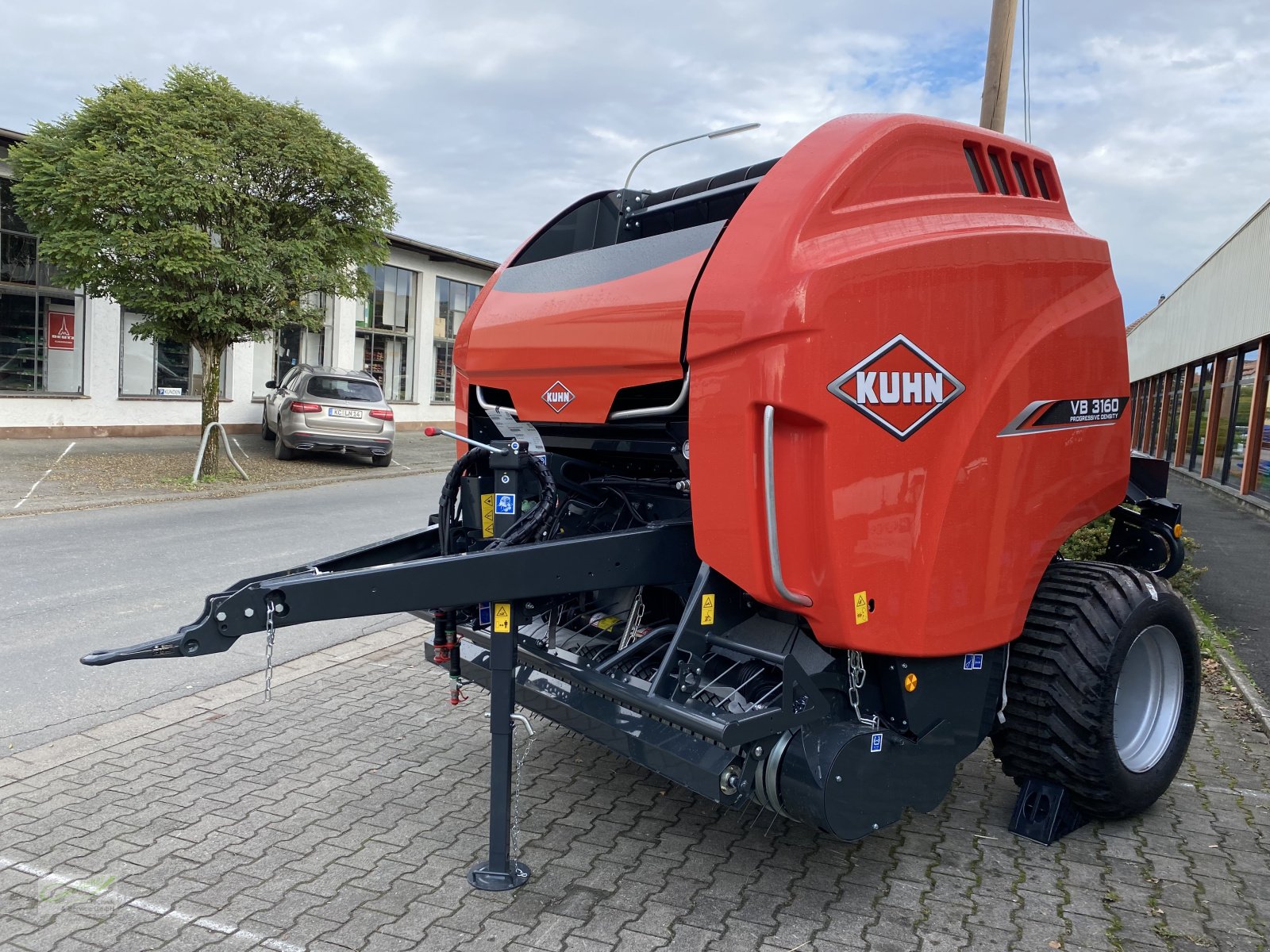 Rundballenpresse of the type Kuhn VB 3160 OC 14 LAGERABVERKAUF, Neumaschine in Neustadt (Picture 2)