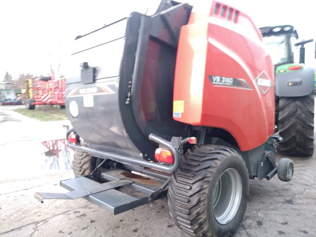 Rundballenpresse van het type Kuhn VB 3160, Gebrauchtmaschine in Liebenwalde (Foto 20)