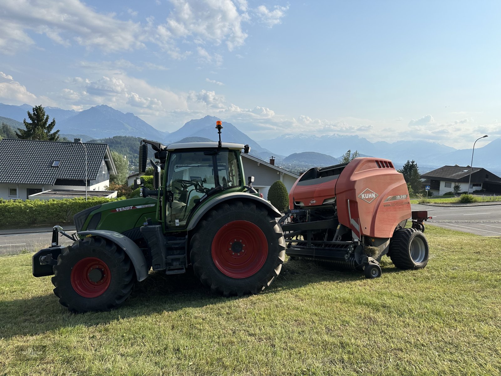 Rundballenpresse du type Kuhn VB 3165 OC 23 es wurde nur Heu Stroh gepresst- Wie neu!, Gebrauchtmaschine en Rankweil (Photo 3)