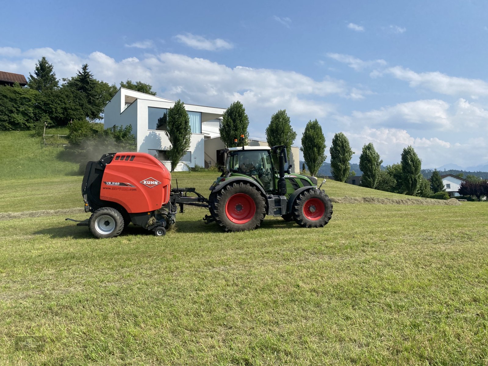 Rundballenpresse za tip Kuhn VB 3165 OC 23 es wurde nur Heu Stroh gepresst- Wie neu!, Gebrauchtmaschine u Rankweil (Slika 5)