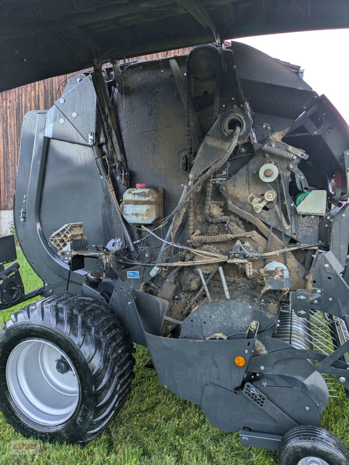 Rundballenpresse tip Kuhn VB 3165 OC, Gebrauchtmaschine in Kößlarn (Poză 10)