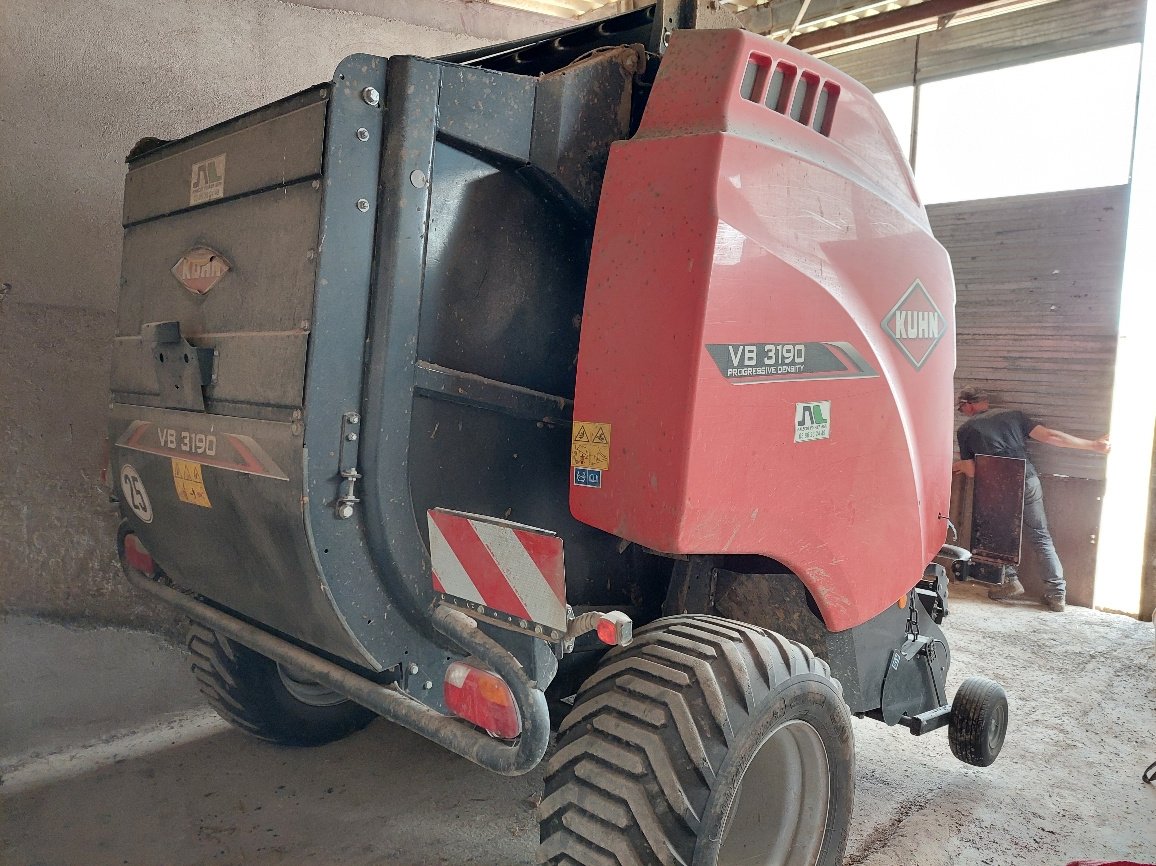 Rundballenpresse tip Kuhn VB 3190 Optifeed, Gebrauchtmaschine in SAINT LOUP (Poză 2)