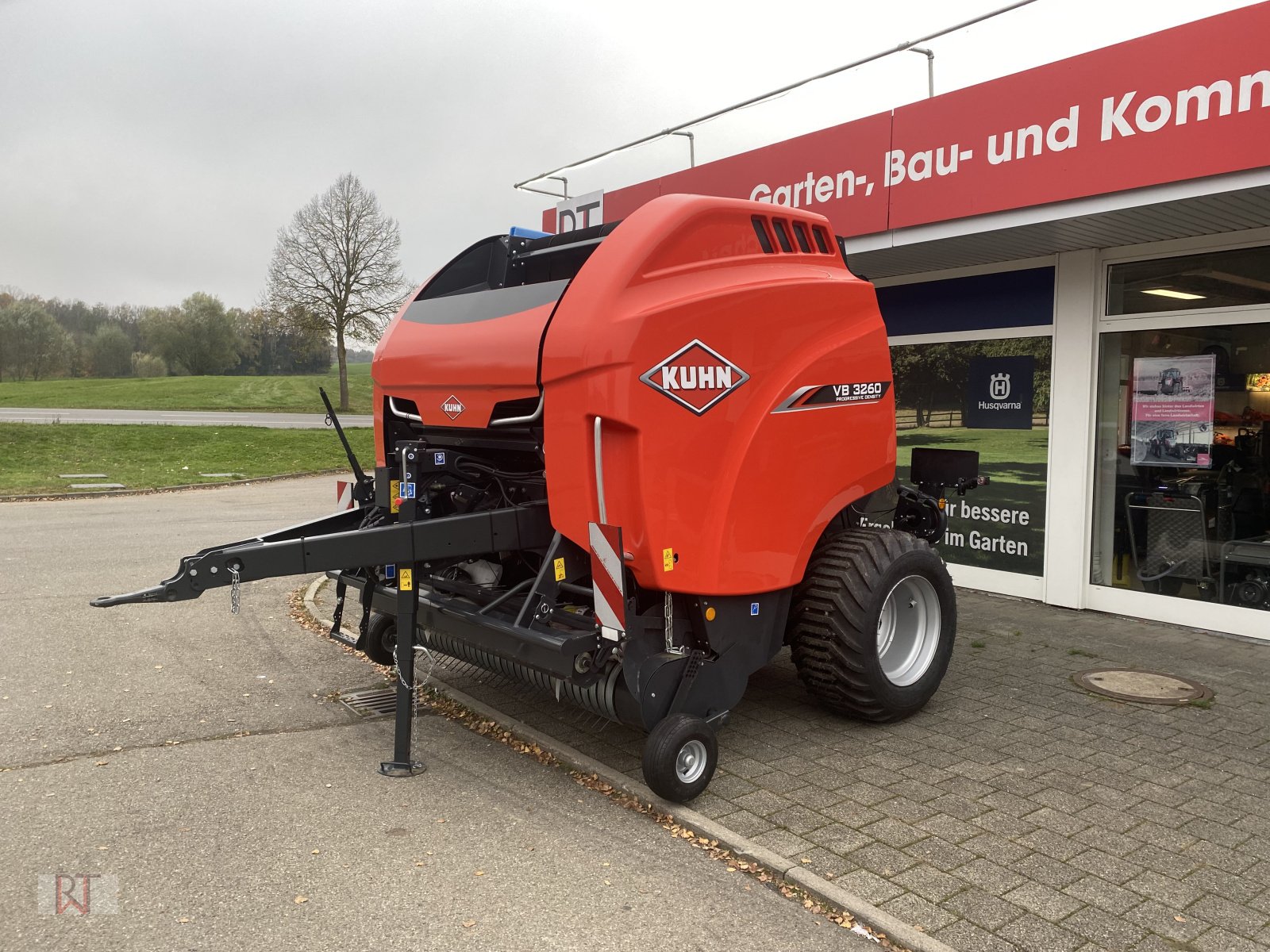 Rundballenpresse van het type Kuhn VB 3260, Neumaschine in Meßkirch (Foto 2)