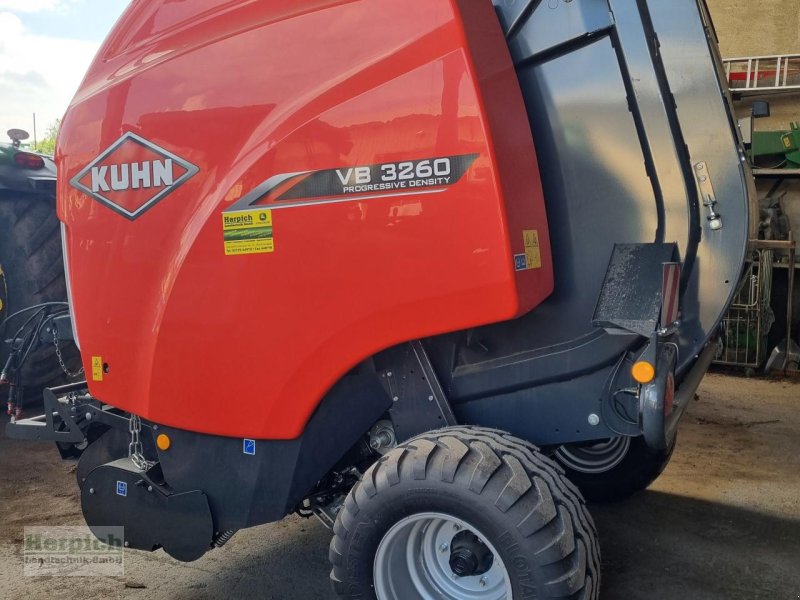 Rundballenpresse tip Kuhn VB 3260, Neumaschine in Drebach