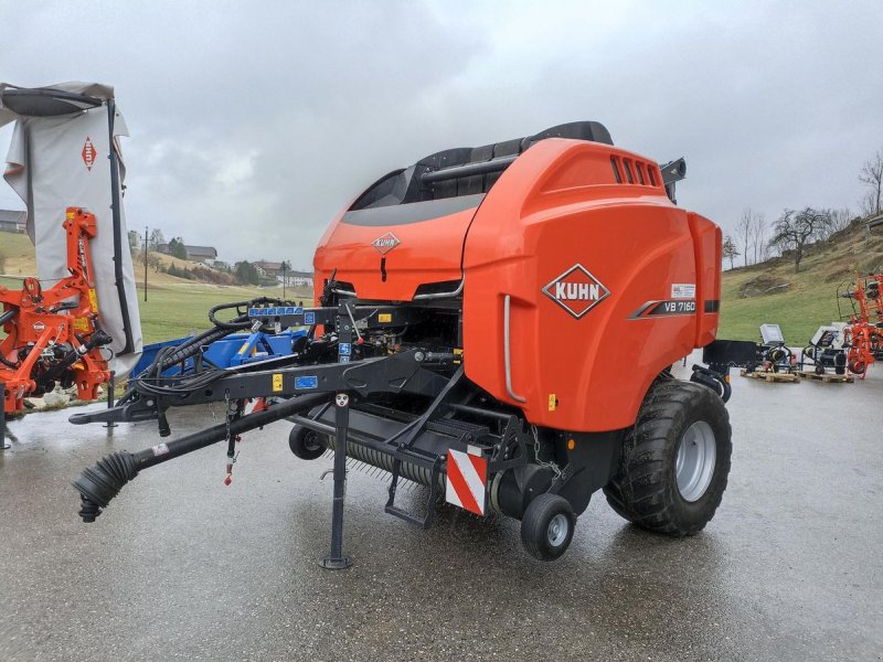 Rundballenpresse del tipo Kuhn VB 7160, Neumaschine In Grünbach (Immagine 1)