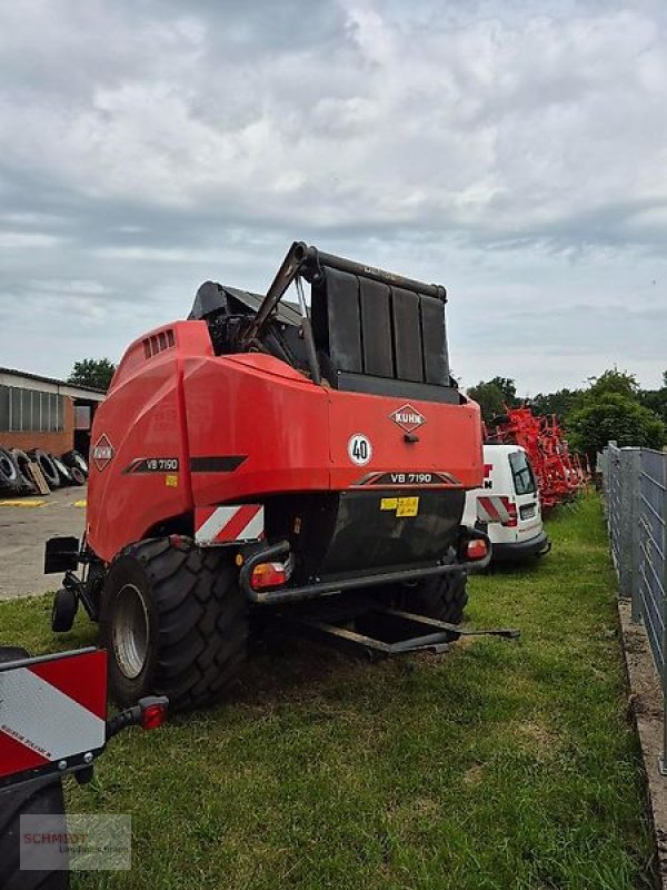 Rundballenpresse типа Kuhn VB 7190 Opticut 23, Gebrauchtmaschine в Uelzen (Фотография 3)