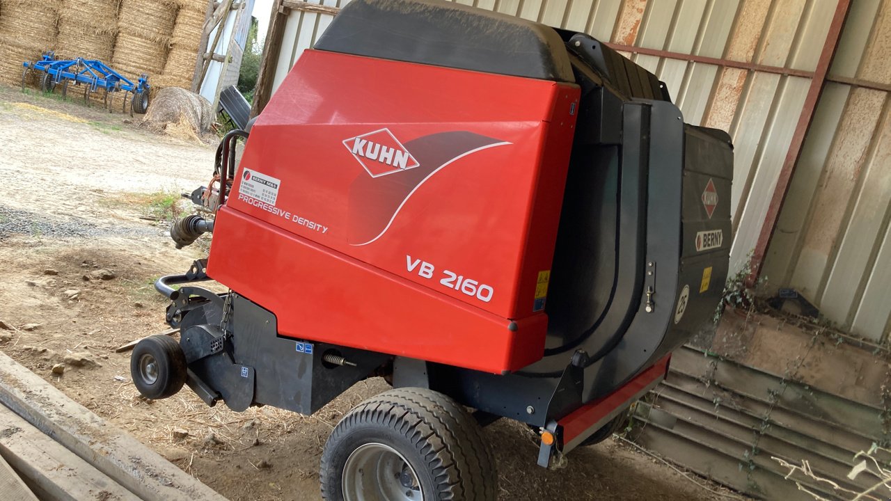 Rundballenpresse van het type Kuhn VB2160, Gebrauchtmaschine in CORMENON (Foto 4)