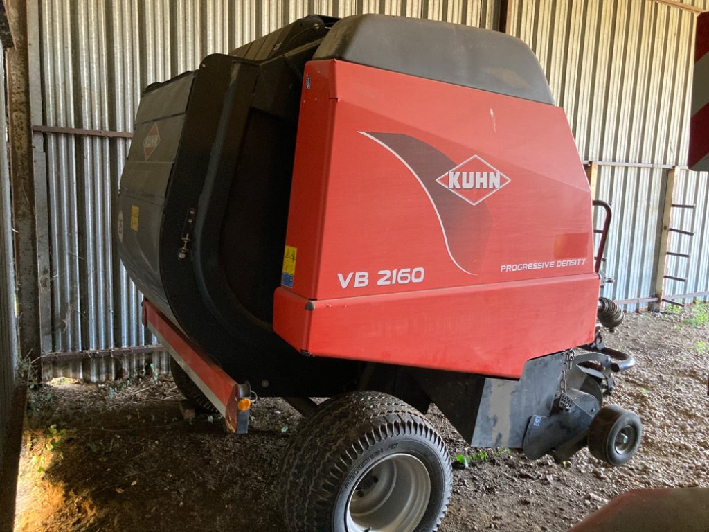 Rundballenpresse van het type Kuhn VB2160, Gebrauchtmaschine in CORMENON (Foto 11)