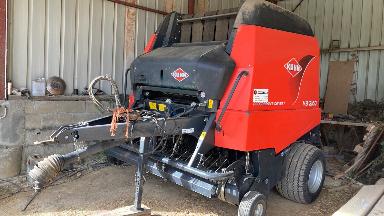 Rundballenpresse van het type Kuhn VB2160, Gebrauchtmaschine in CORMENON (Foto 3)