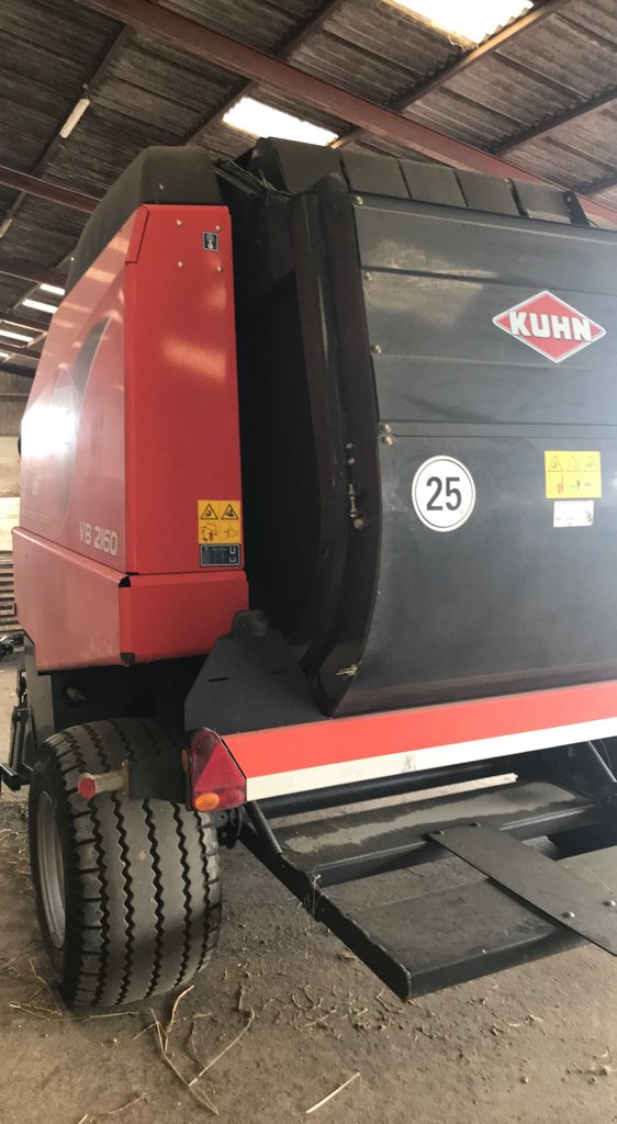 Rundballenpresse tip Kuhn Vb2160, Gebrauchtmaschine in Val Mont (Poză 8)