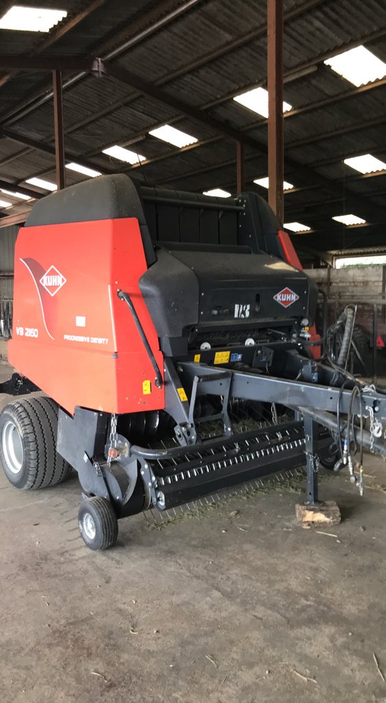 Rundballenpresse del tipo Kuhn Vb2160, Gebrauchtmaschine en Val Mont (Imagen 1)