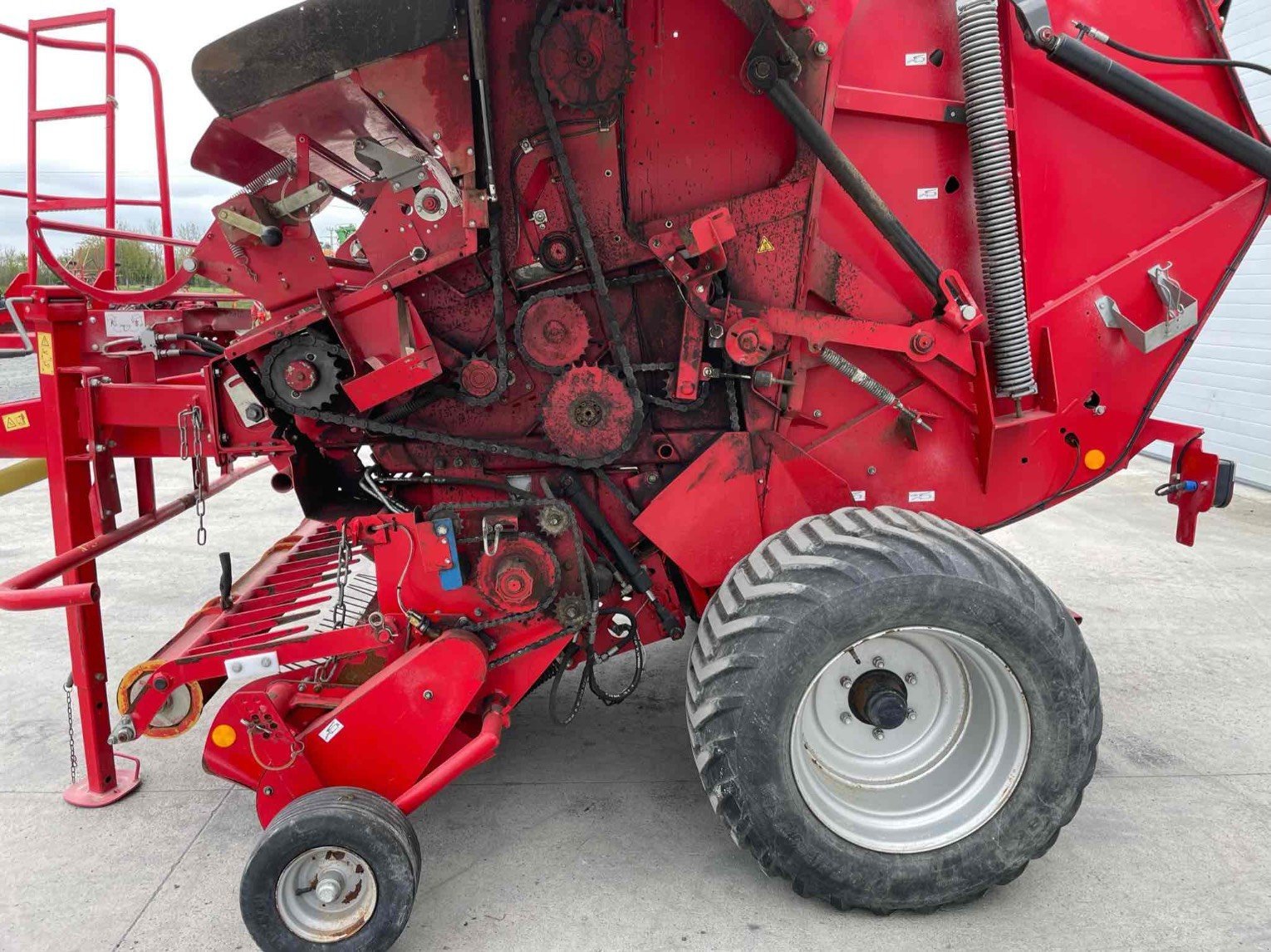 Rundballenpresse van het type Lely Presse à balles rondes RP160 Lely-Welger, Gebrauchtmaschine in SAINT CLAIR SUR ELLE (Foto 11)