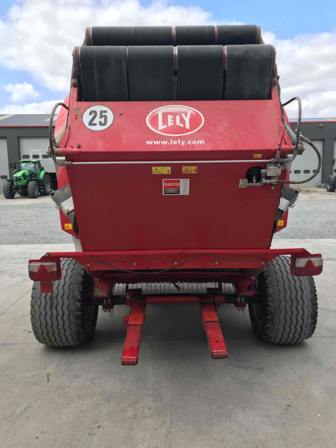 Rundballenpresse of the type Lely Presse à balles rondes V 160 Lely-Welger, Gebrauchtmaschine in SAINT CLAIR SUR ELLE (Picture 2)