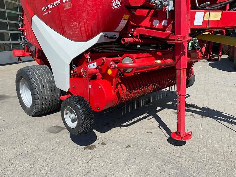 Rundballenpresse del tipo Lely RP 445, Gebrauchtmaschine en Eppingen (Imagen 4)