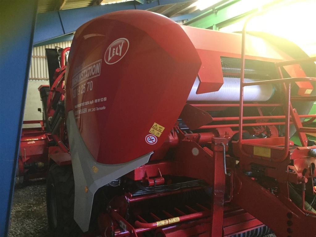 Rundballenpresse tip Lely RPC 245 Tornado presser med wrapper, Gebrauchtmaschine in Kongerslev (Poză 2)