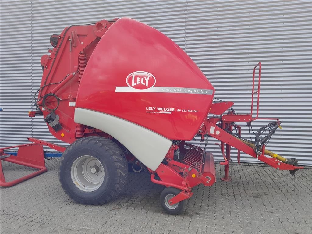 Rundballenpresse of the type Lely Welger RP 535 Master med Fasterholt ballevogn, Gebrauchtmaschine in Horsens (Picture 2)