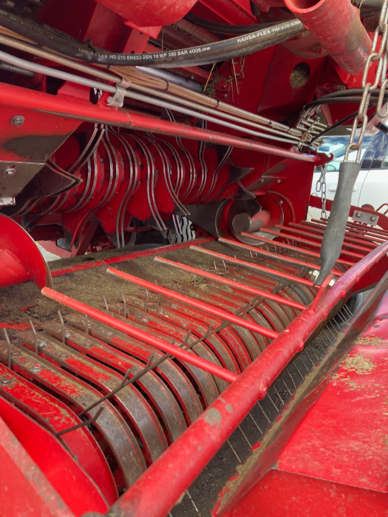 Rundballenpresse del tipo Lely WELGER RP 535, Gebrauchtmaschine en MORHANGE (Imagen 9)