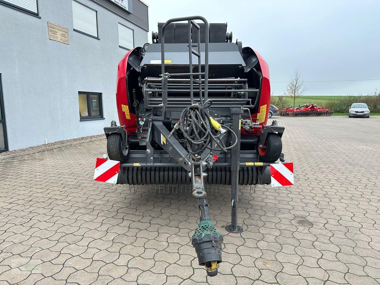 Rundballenpresse Türe ait Massey Ferguson 4180V Xtra, Gebrauchtmaschine içinde Coppenbruegge (resim 3)