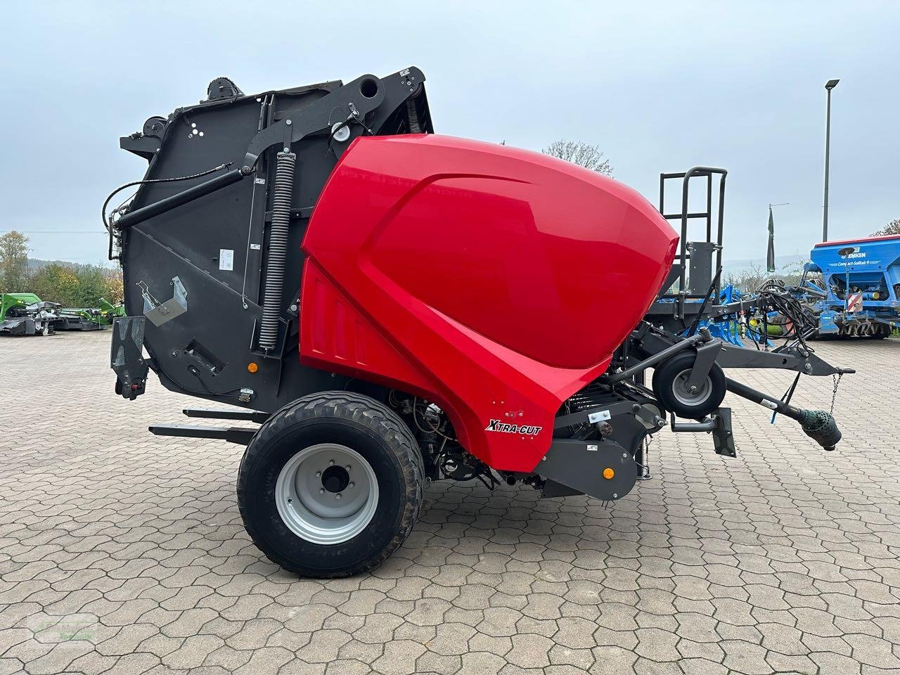 Rundballenpresse Türe ait Massey Ferguson 4180V Xtra, Gebrauchtmaschine içinde Coppenbruegge (resim 5)