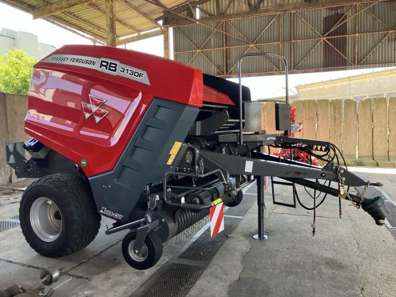 Rundballenpresse del tipo Massey Ferguson MF RB 3130 F XTRA MASSEY FERGU, Gebrauchtmaschine en Wurzen (Imagen 3)