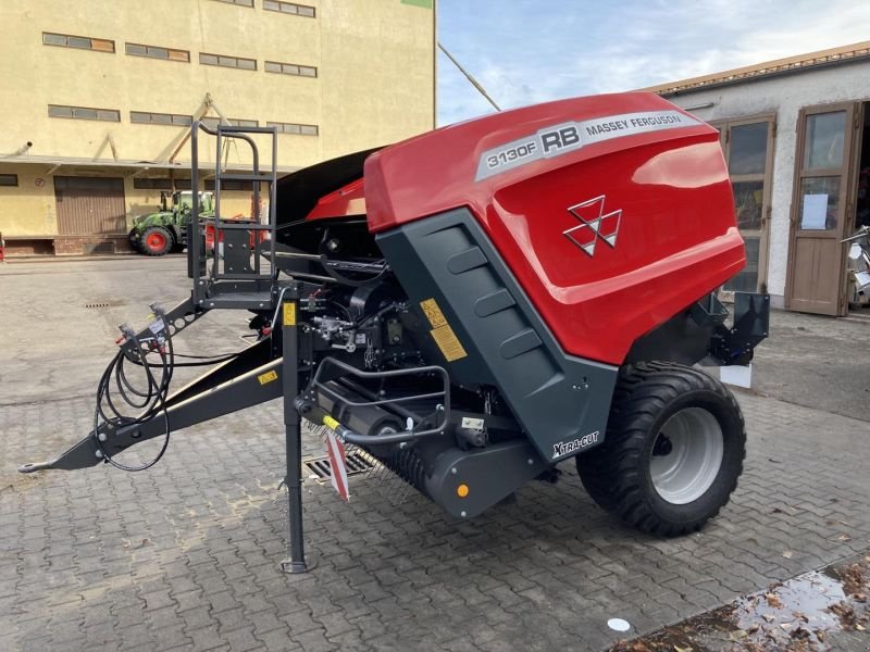 Rundballenpresse des Typs Massey Ferguson MF RB 3130 F XTRA MASSEY FERGU, Gebrauchtmaschine in Oberschöna (Bild 1)