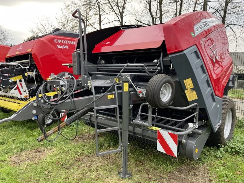 Rundballenpresse van het type Massey Ferguson MF RB 3130 F XTRA MASSEY FERGU, Gebrauchtmaschine in Oberschöna (Foto 2)