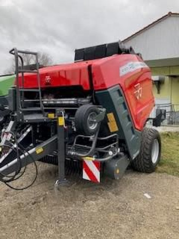 Rundballenpresse van het type Massey Ferguson MF RB 4180 V XTRA MASSEY FERGU, Gebrauchtmaschine in Oberschöna (Foto 1)