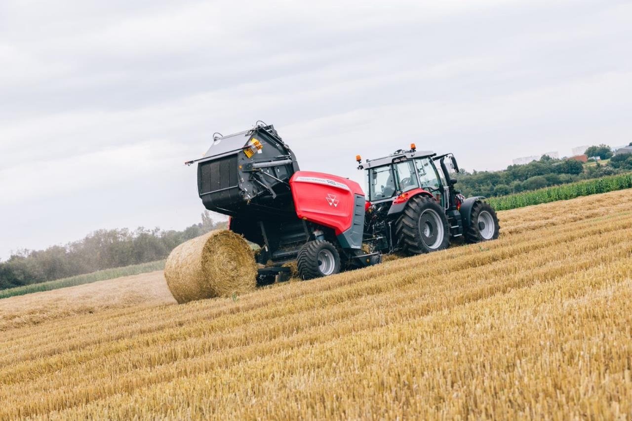 Rundballenpresse типа Massey Ferguson RB 4180 V XTRA, Gebrauchtmaschine в Videbæk (Фотография 1)