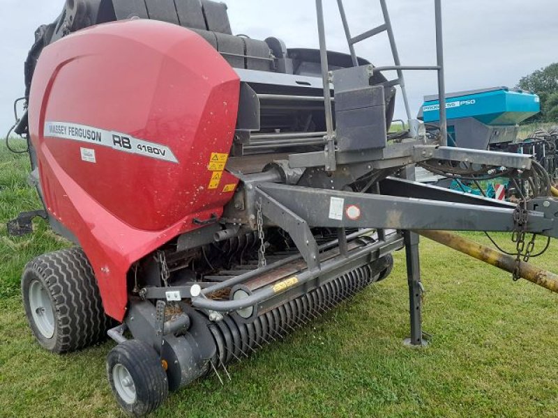 Rundballenpresse des Typs Massey Ferguson VB 4180, Gebrauchtmaschine in BOSC LE HARD (Bild 1)