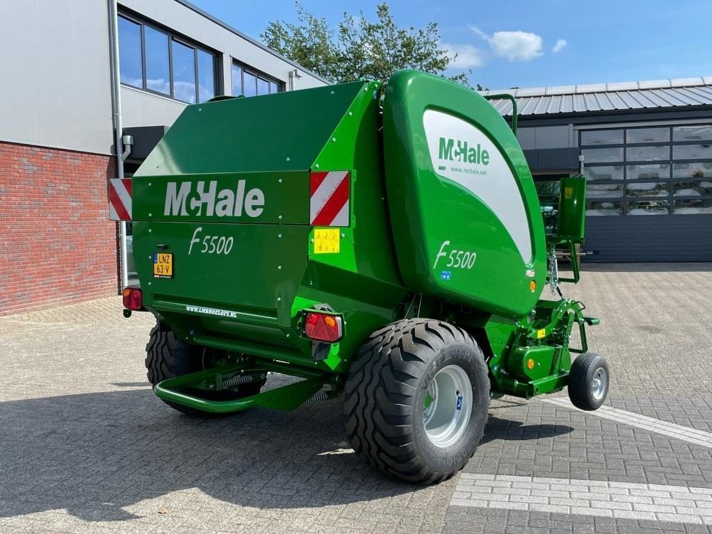 Rundballenpresse van het type McHale F5500, Neumaschine in BENNEKOM (Foto 3)