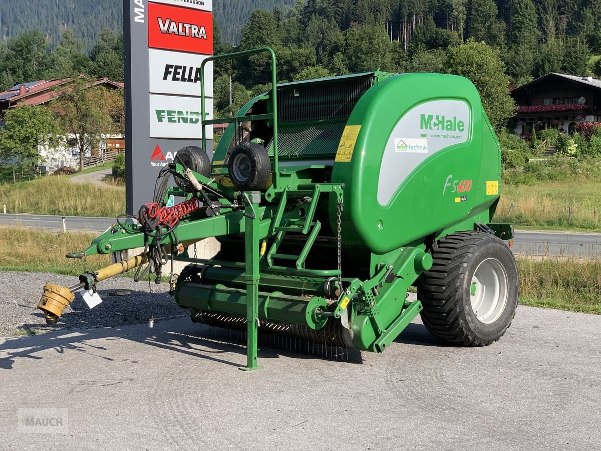 Rundballenpresse van het type McHale Rundballenpresse F 5600, Gebrauchtmaschine in Eben (Foto 2)