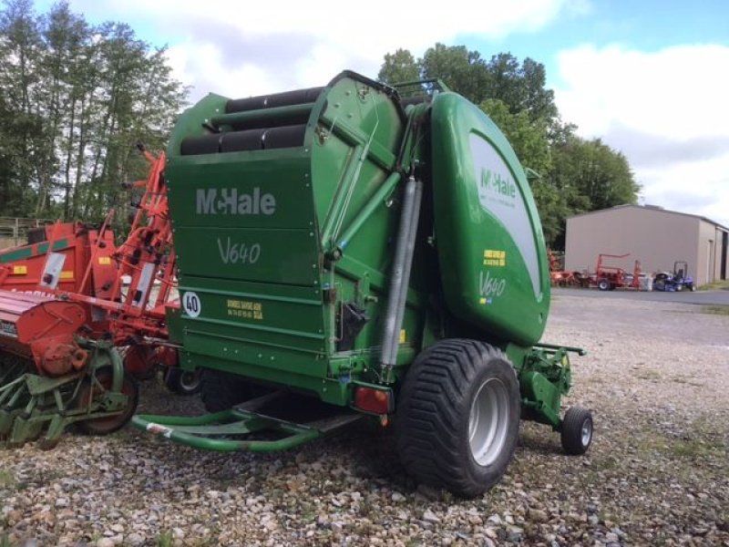 Rundballenpresse van het type McHale V640, Gebrauchtmaschine in Condeissiat (Foto 3)