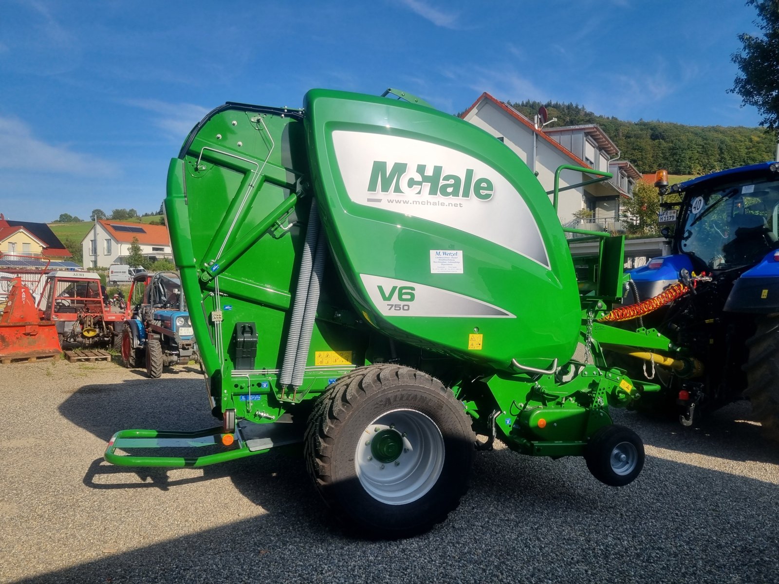 Rundballenpresse van het type McHale V6750, Neumaschine in Sölden (Foto 1)