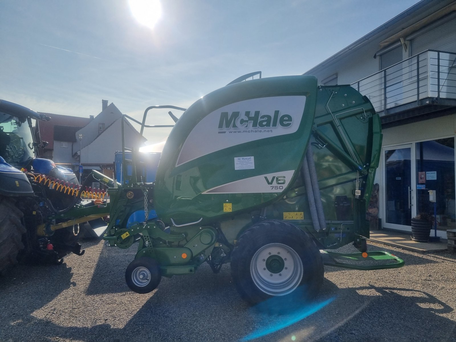 Rundballenpresse van het type McHale V6750, Neumaschine in Sölden (Foto 4)