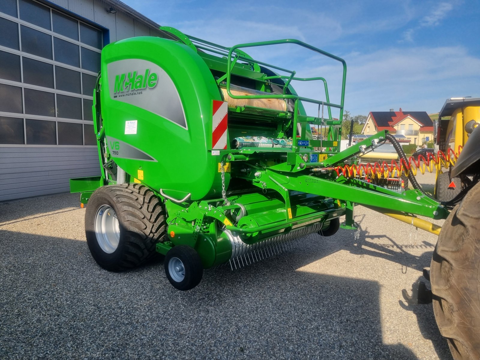 Rundballenpresse van het type McHale V6750, Neumaschine in Sölden (Foto 8)