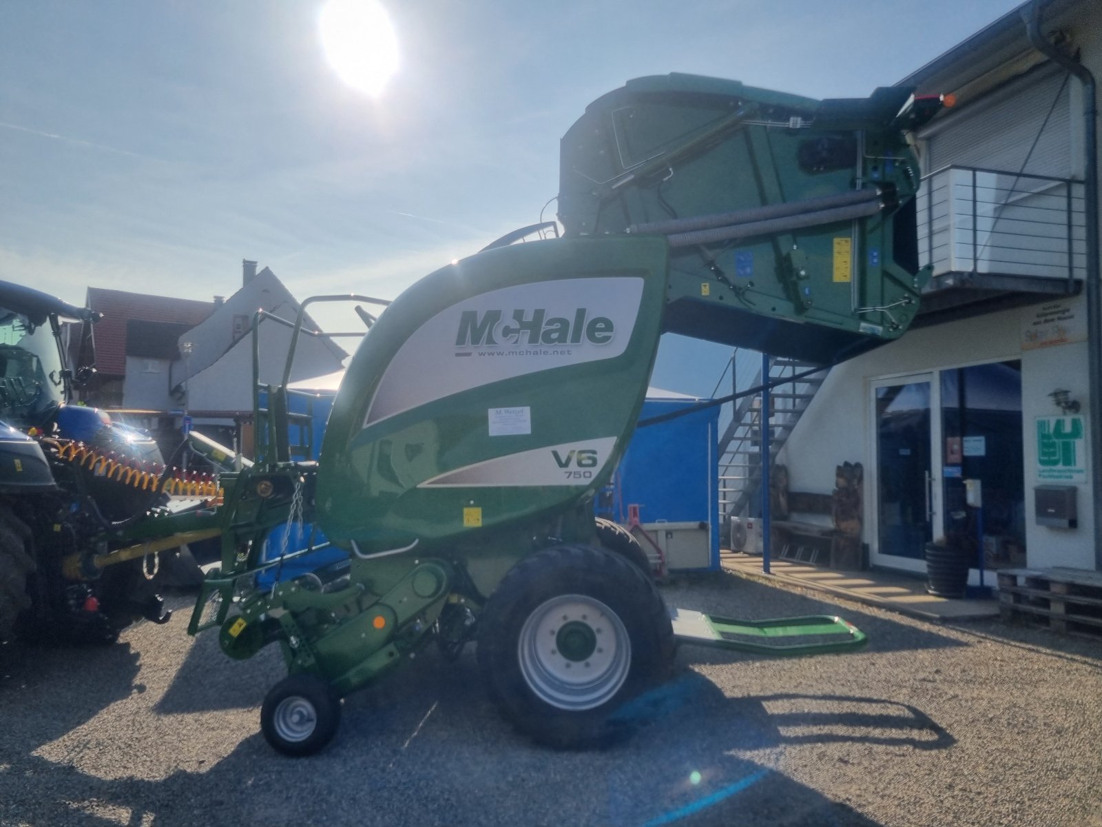 Rundballenpresse van het type McHale V6750, Neumaschine in Sölden (Foto 15)