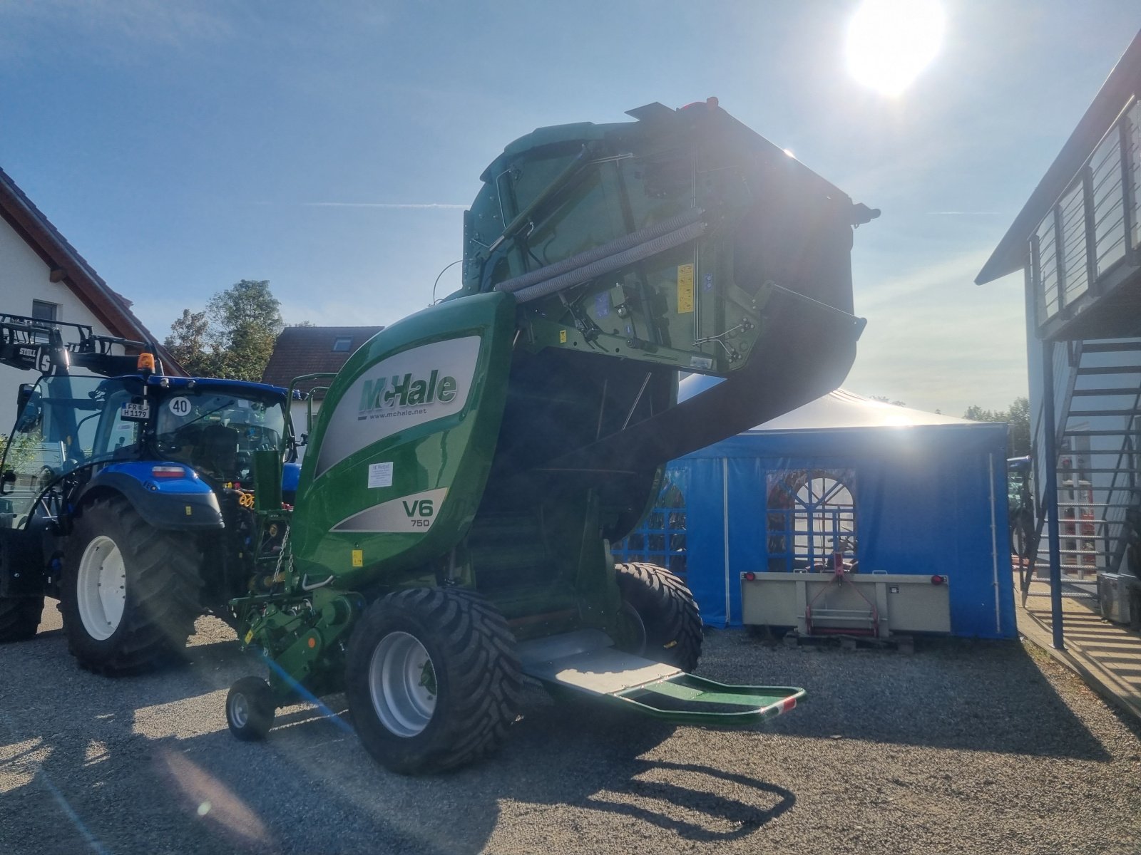 Rundballenpresse van het type McHale V6750, Neumaschine in Sölden (Foto 16)