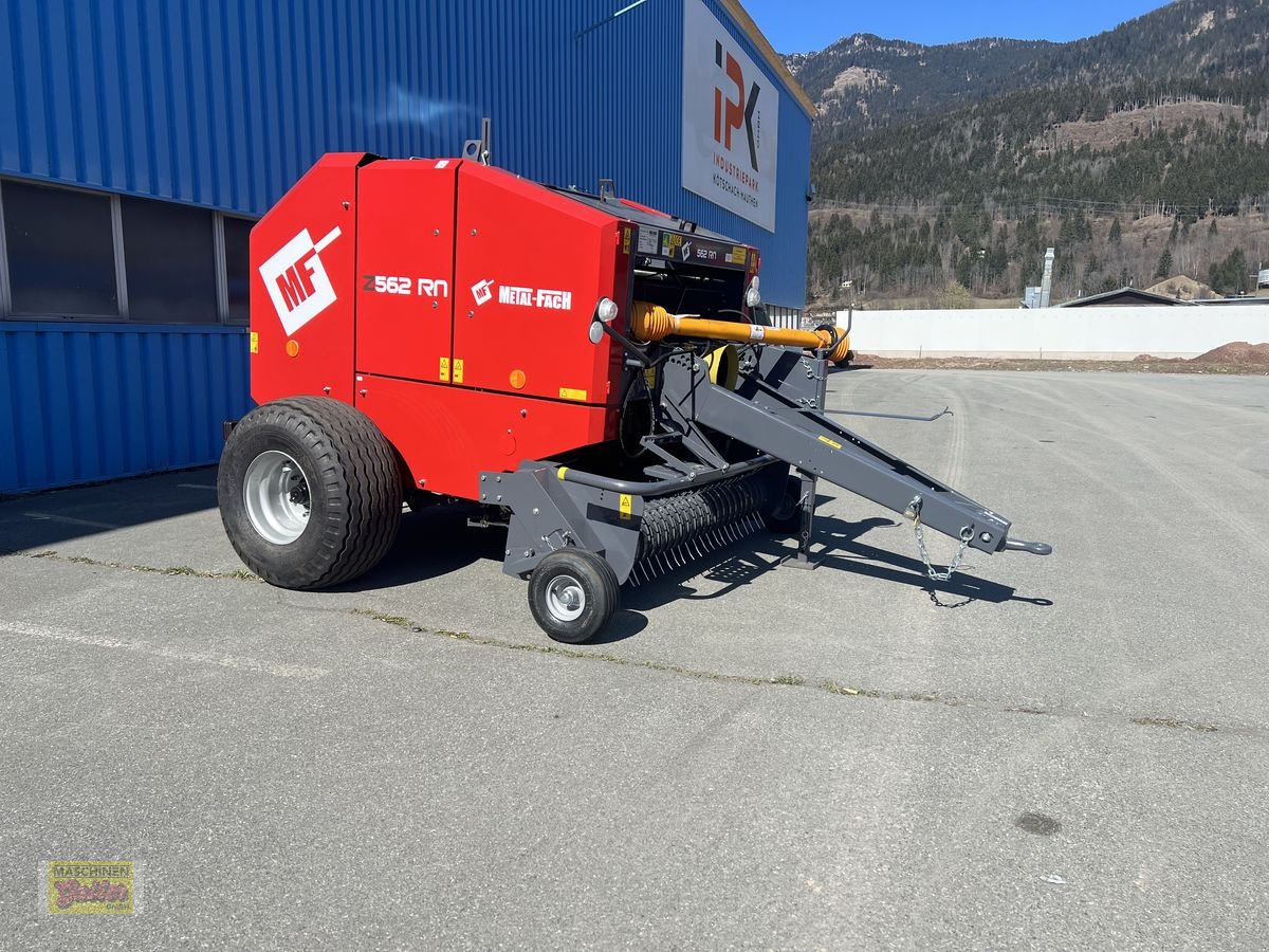 Rundballenpresse van het type Metal-Fach Z 562 RN  Bergausführung Schneidwerk Bremse, Neumaschine in Kötschach (Foto 1)