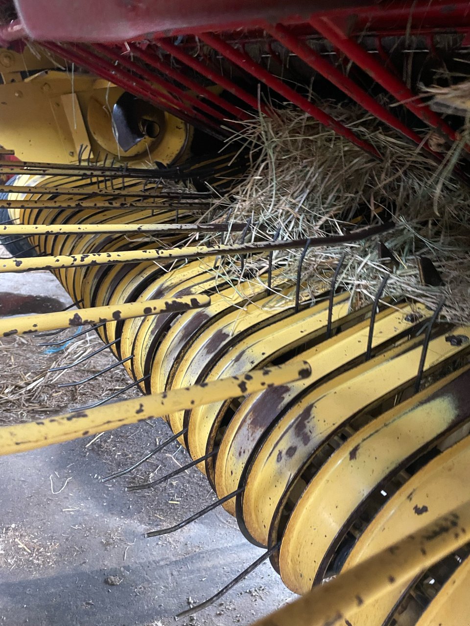 Rundballenpresse van het type New Holland 658, Gebrauchtmaschine in Chauvoncourt (Foto 8)