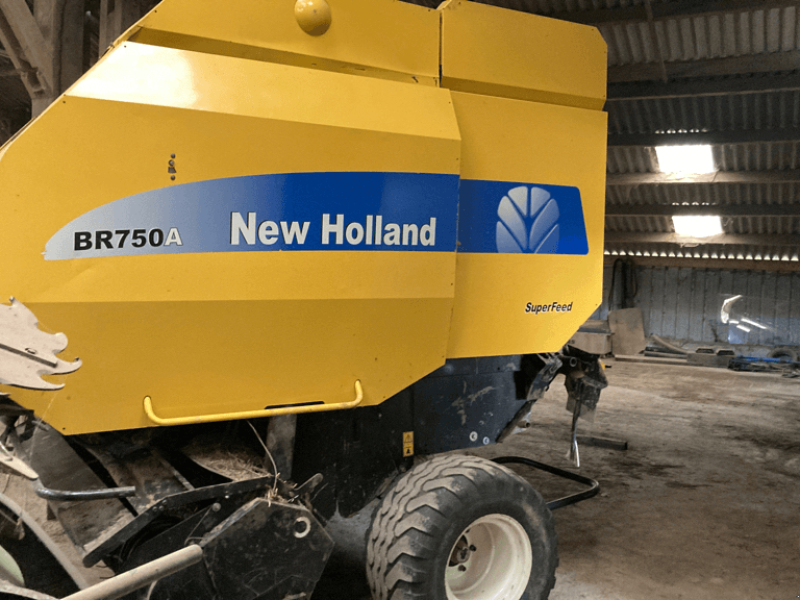 Rundballenpresse tip New Holland 750 AUTOWRAP, Gebrauchtmaschine in CONDE SUR VIRE (Poză 1)