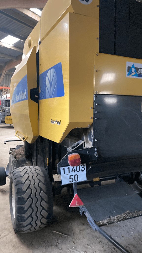 Rundballenpresse типа New Holland 750 AUTOWRAP, Gebrauchtmaschine в CONDE SUR VIRE (Фотография 4)