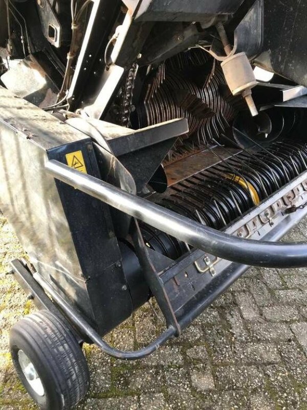 Rundballenpresse tipa New Holland BB 940 A, Gebrauchtmaschine u Hardinxveld-Giessendam (Slika 4)