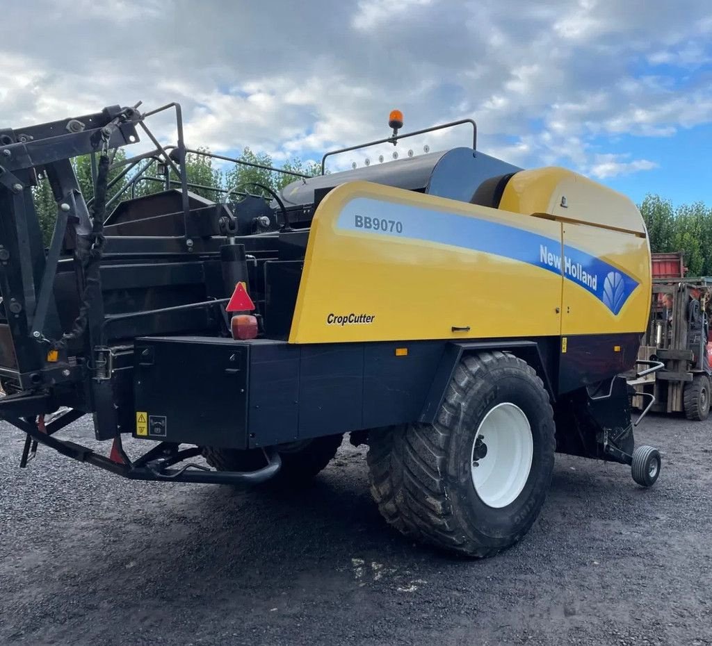 Rundballenpresse van het type New Holland BB9070, Gebrauchtmaschine in Wevelgem (Foto 1)