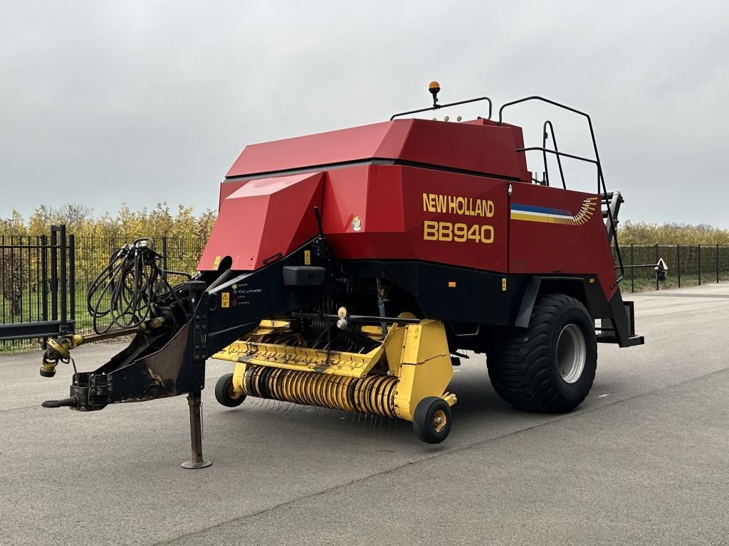 Rundballenpresse du type New Holland BB940, Gebrauchtmaschine en BENNEKOM (Photo 8)