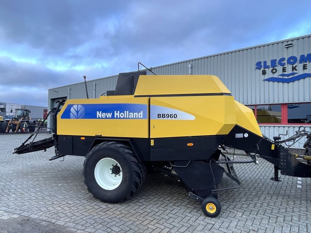 Rundballenpresse des Typs New Holland BB960 AR Big Baler 120x90, Gebrauchtmaschine in BOEKEL (Bild 2)